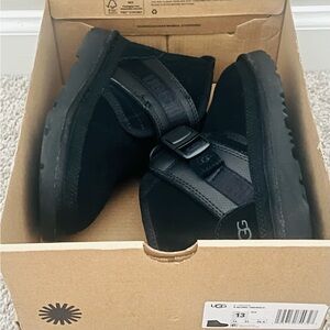 Black Uggs for size 13 little kids.